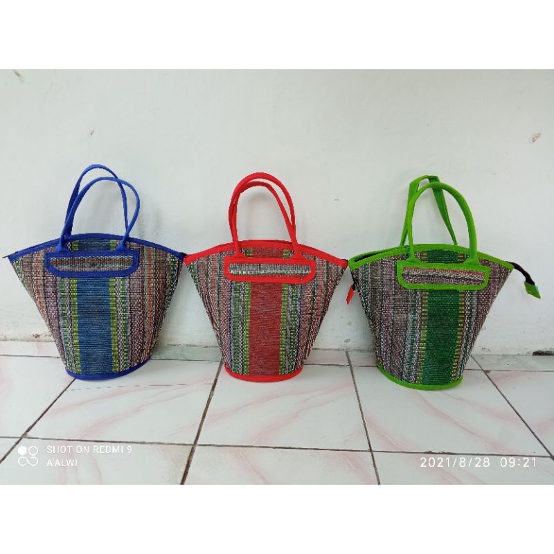 Tas tenun tikar bulat krucut