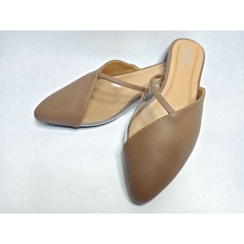 Sandal slop wanita Khaki details