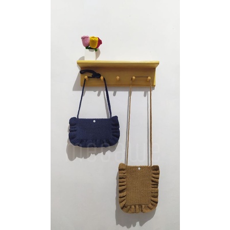 Tas Rajut Ruffle Slingbag