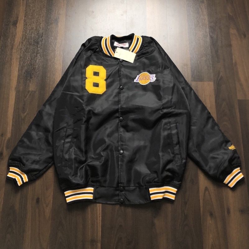 JAKET BOMBER VARSITY LAKERS 8 BLACK