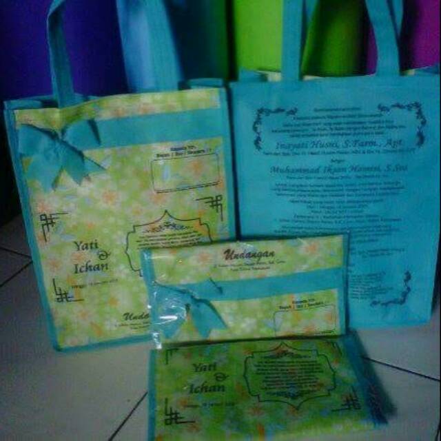 

Souvenir Undangan Tas