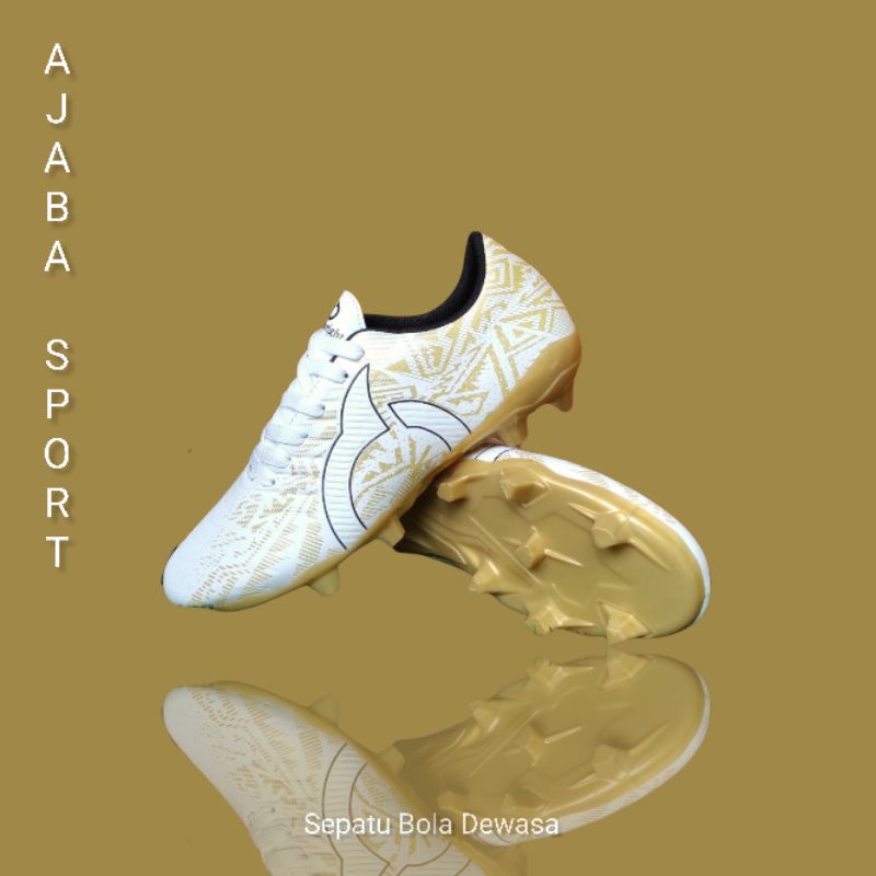 Sepatu bola ortus warna putih