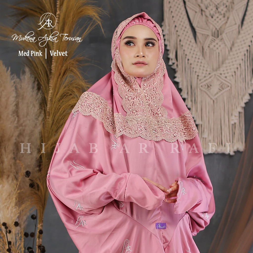 Arrafi Mukena Mukenah Rukuh Seserahan Hantaran Satin velfet Exclusive Azkia Terusan by Hijab Ar Rafi