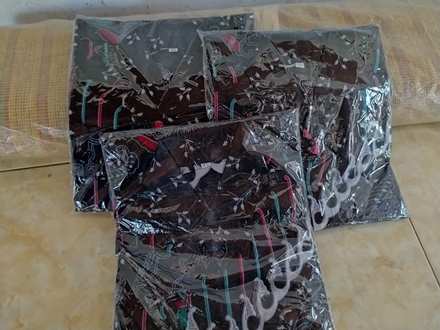 Kemeja Batik Kondangan Batik Pria Panjang Modern Motif Cakra Putih