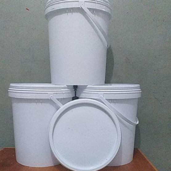 Ember bekas cat 25kg putih polos ,.