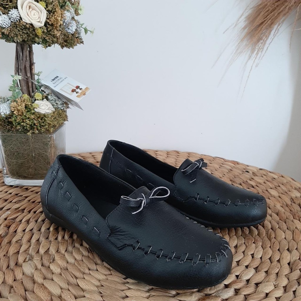 Sepatu Kulit Wanita Papirut Asli Garut Warna Hitam dan Putih