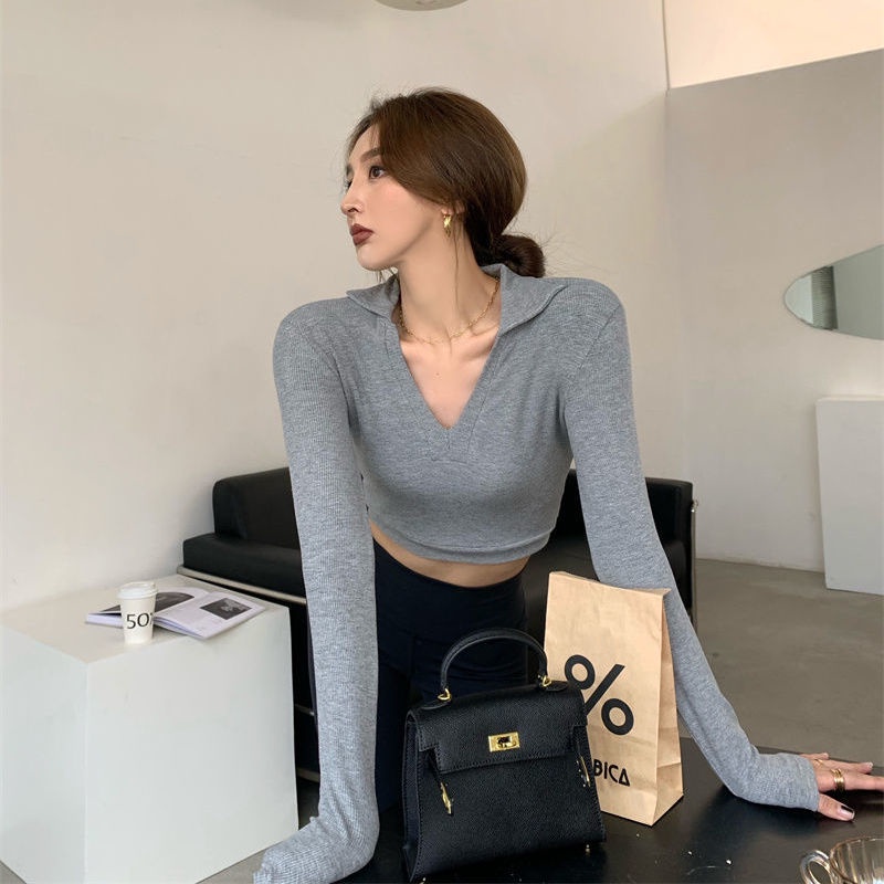 Suhao Abu-abu V-neck dipotong tinggi-waist pendek T-shirt wanita lengan panjang khaki slim fit slim fit hitam merajut atas