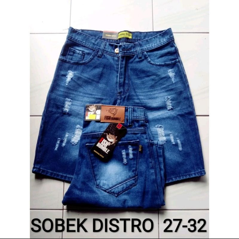 Celana pendek sobek pria / celana pendek denim pria/ celana pendek distro pria terbaru