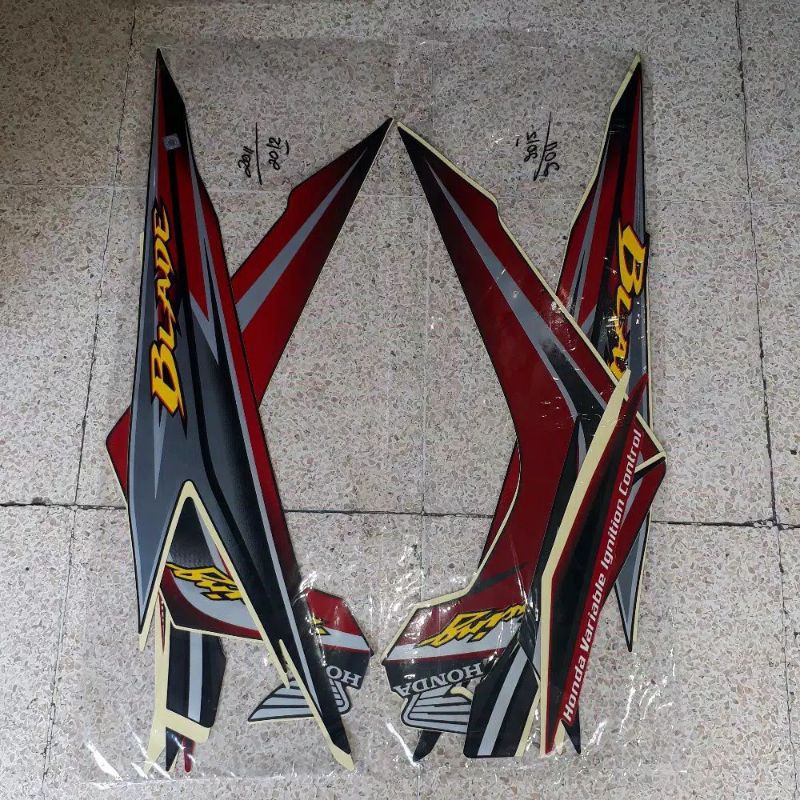 striping sticker lis body honda blade new thn 2011 2012 merah silver hitam