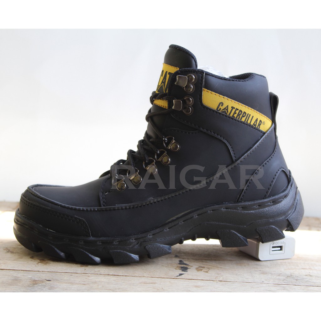 Sepatu Pria caterpillar cat safety ujung besi septi boots kerja lapangan kuat keren terbaru