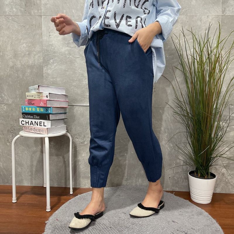 CELANA SUEDE KEKINIAN JUMBO