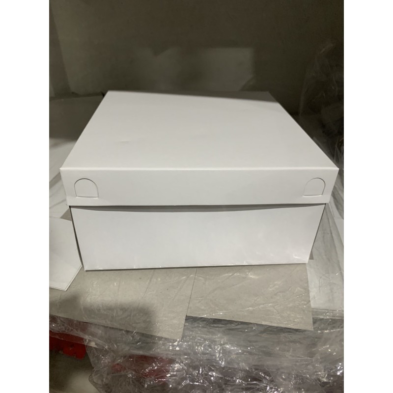 

dus tart putih polos uk 18x18 20x20 22x22 24x24 1pcs