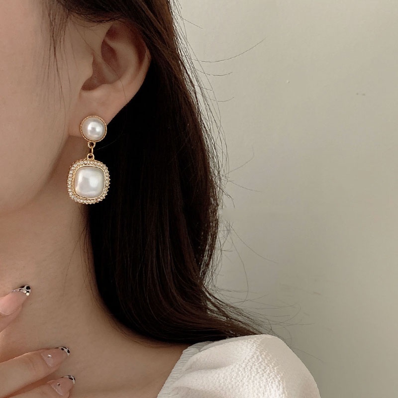 Anting Stud Mutiara Berlian Bentuk Bulat Geometris Gaya Vintage Korea Untuk Wanita