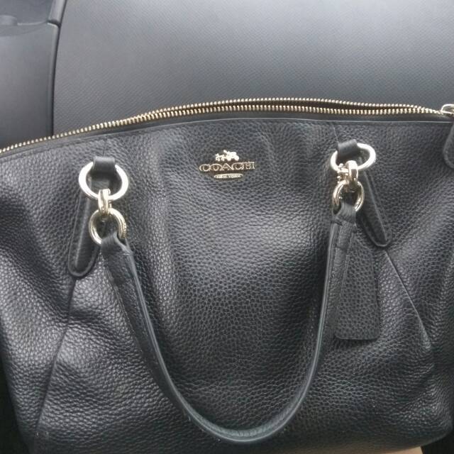 Preloved Coach small kelsey original counter