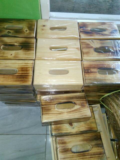 Kotak Tisu / Tempat Tisu Kayu Pinus / Box Tissue Besar Natural