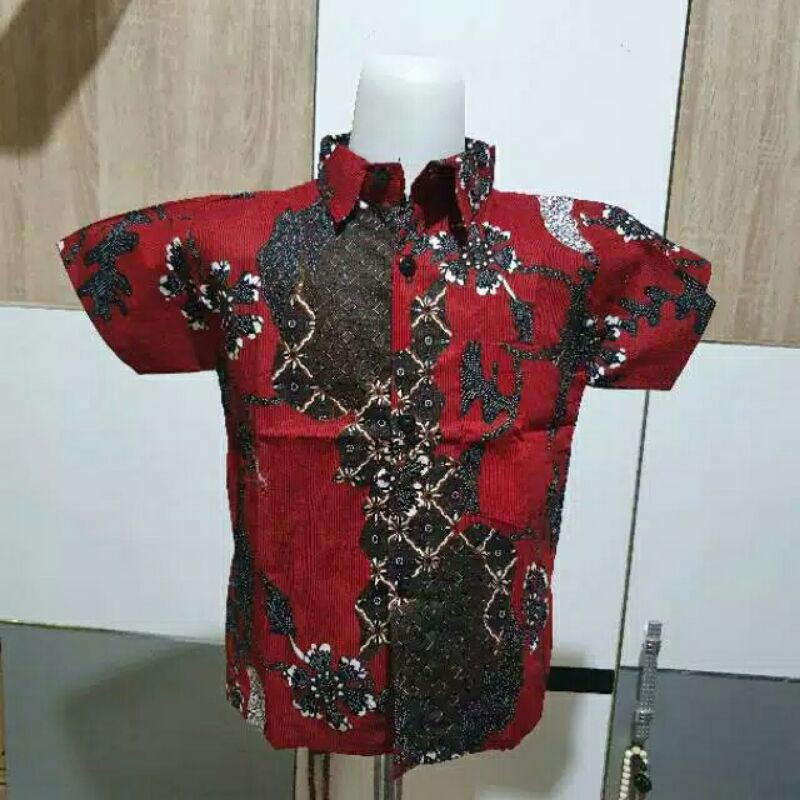 Kemeja batik anak usia 1-6tahun bahan katun murah berkuwalitas.