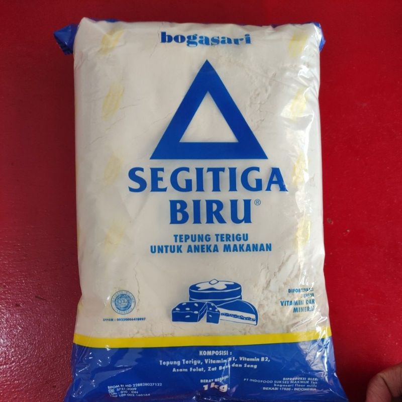 

tepung terigu segitiga biru 1 kg