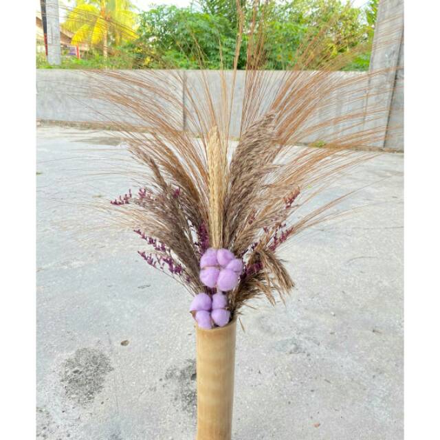 Bunga sudut + vas bambu kuning