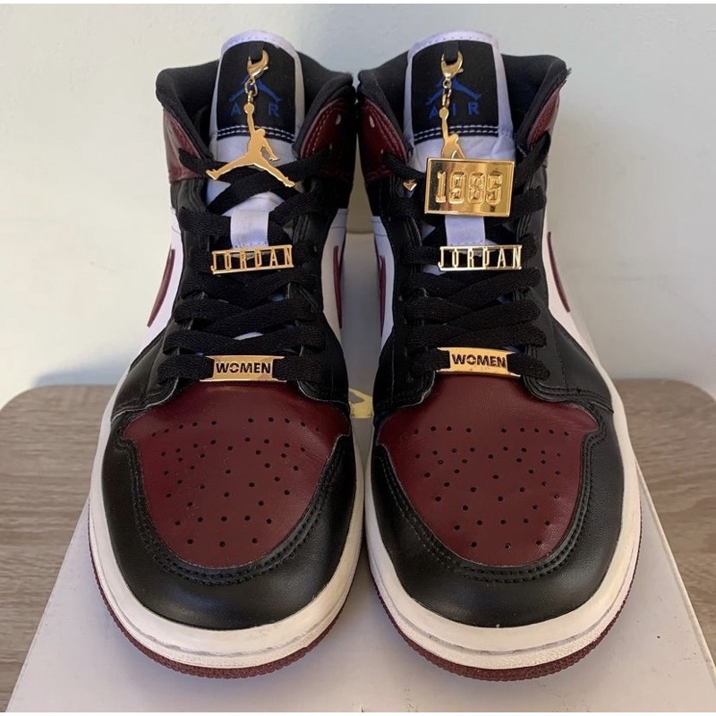 NIKE AIR JORDAN GOLD PENDANTS ORI