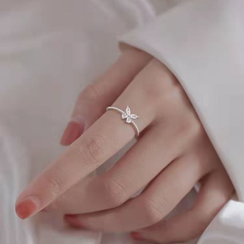 Cincin Model Terbuka Adjustable Desain Kupu-Kupu Bahan S925 Silver Aksen Berlian Gaya Korea Untuk Wanita