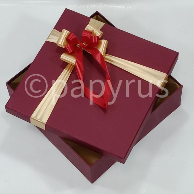 

Free Ongkir 11.11 PAPYRUS 30X30 Tinggi 10cm Kotak Kado Gift Box Hadiah .,,.,.,