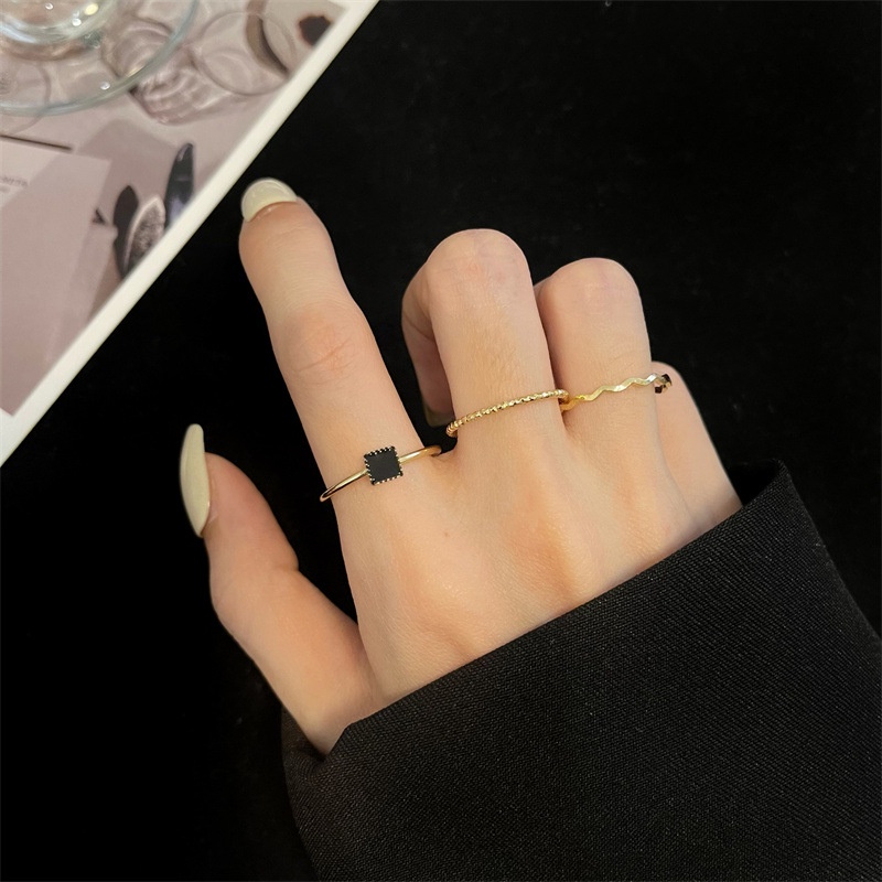 3pcs / Set Cincin Bentuk Kotak Warna Hitam Gaya Korea Untuk Wanita