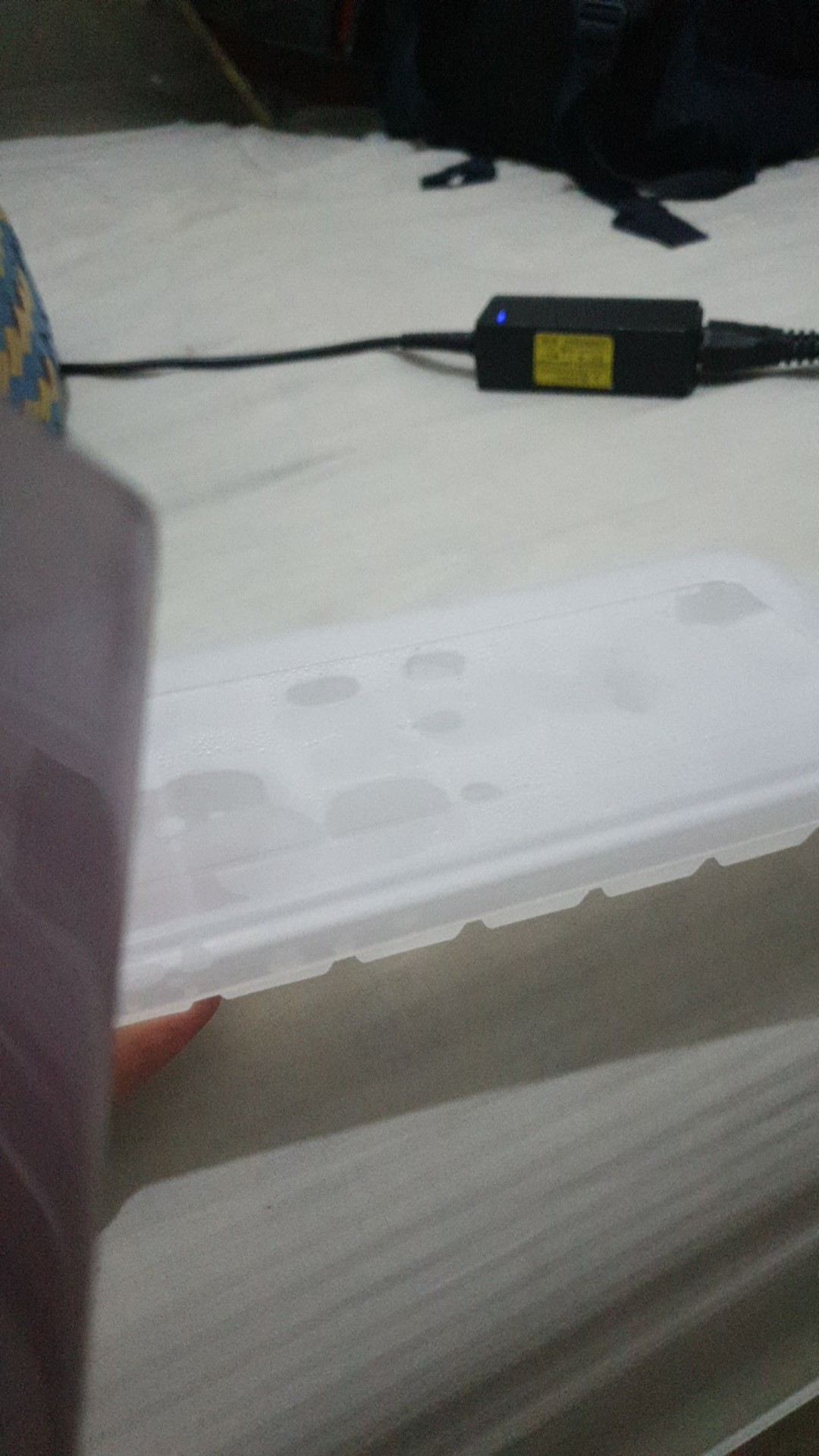 Cetakan Es Batu Silikon 36 Cube Dengan Tutup Elastis