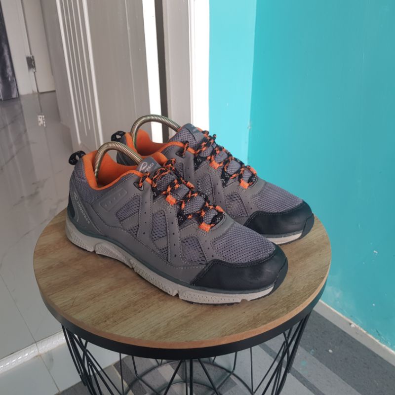 Sepatu Outdoor Second Prospecs 42