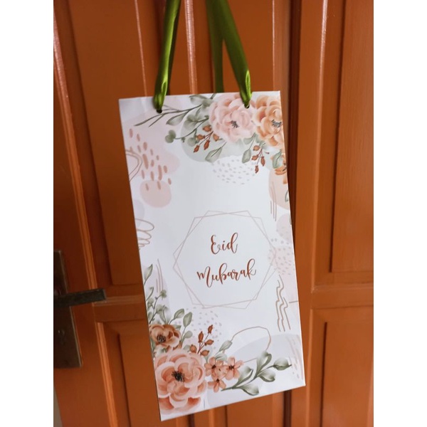 

paper bag lebaran design bunga