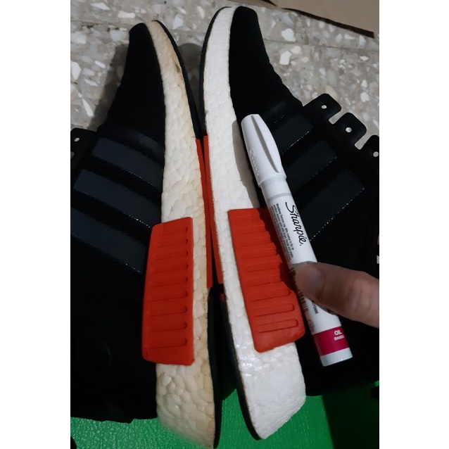 

Sharpie WHITE OIL Based utk REPAINT BOOST nmd ultraboost yeezy sneaker