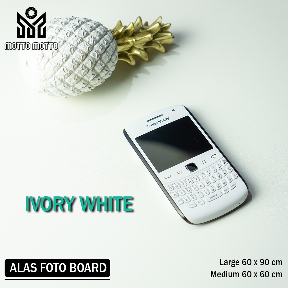 

Alas Foto Papan Board Warna Solid Ivory White - Large