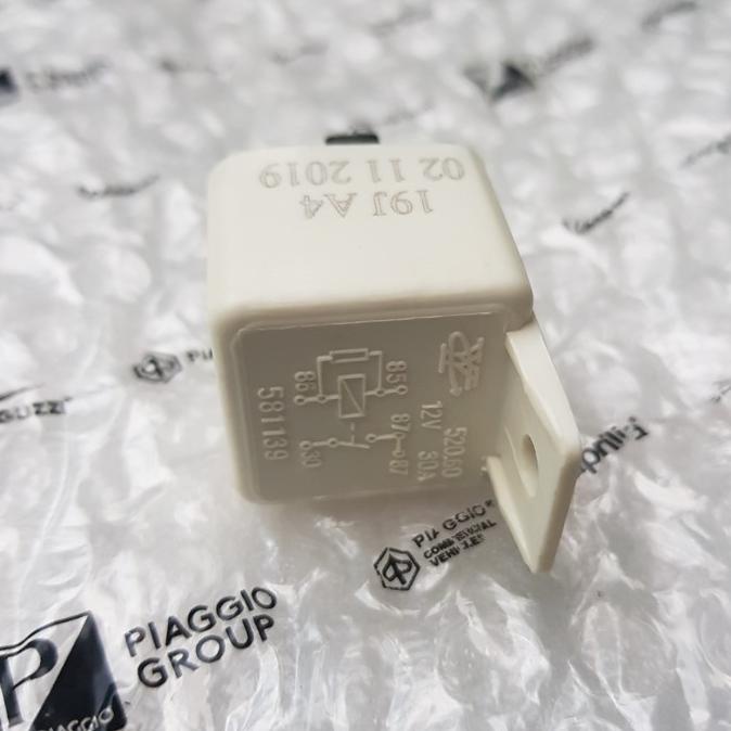 Relay Lampu/Relay Pompa Bensin Vespa Modern