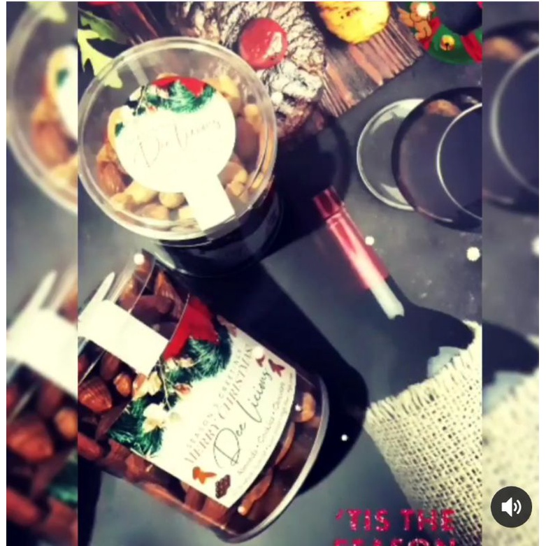 

Kacang Almond panggang dan mede christmas edition 250 gr premium