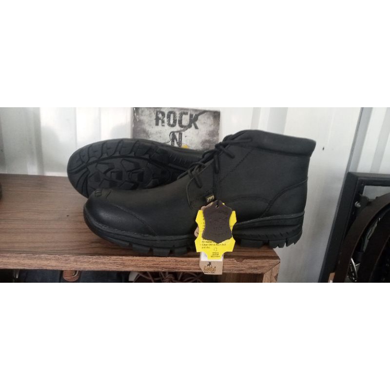 SEPATU BOOT LOIS KASUAL HITAM ORIGINAL