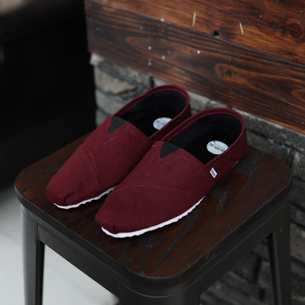 Sepatu Pria Wakai Slip-On FWCC119 UKIYOENJOY Red Merah