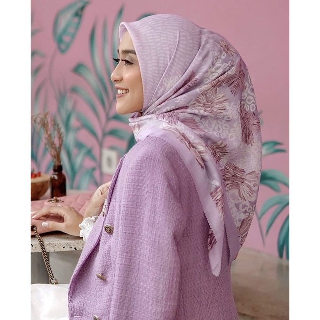 Buttonscarves Les Amities Lilac