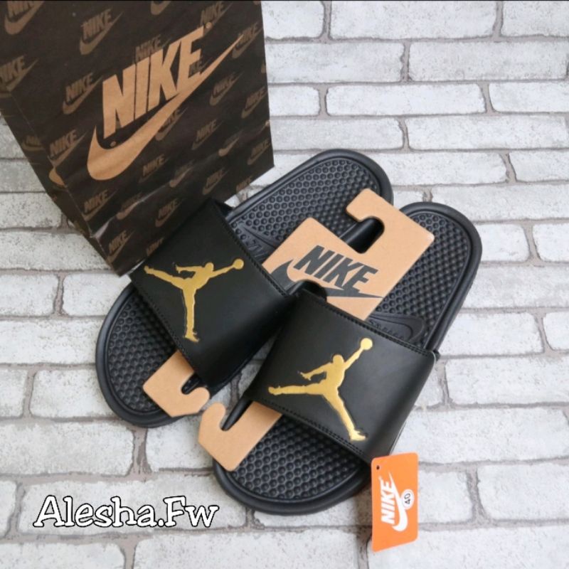 Sandal Slide Nike Bennasi Jordan Gold / Sandal Slip On Nike Bennasi Jordan Hight Quality