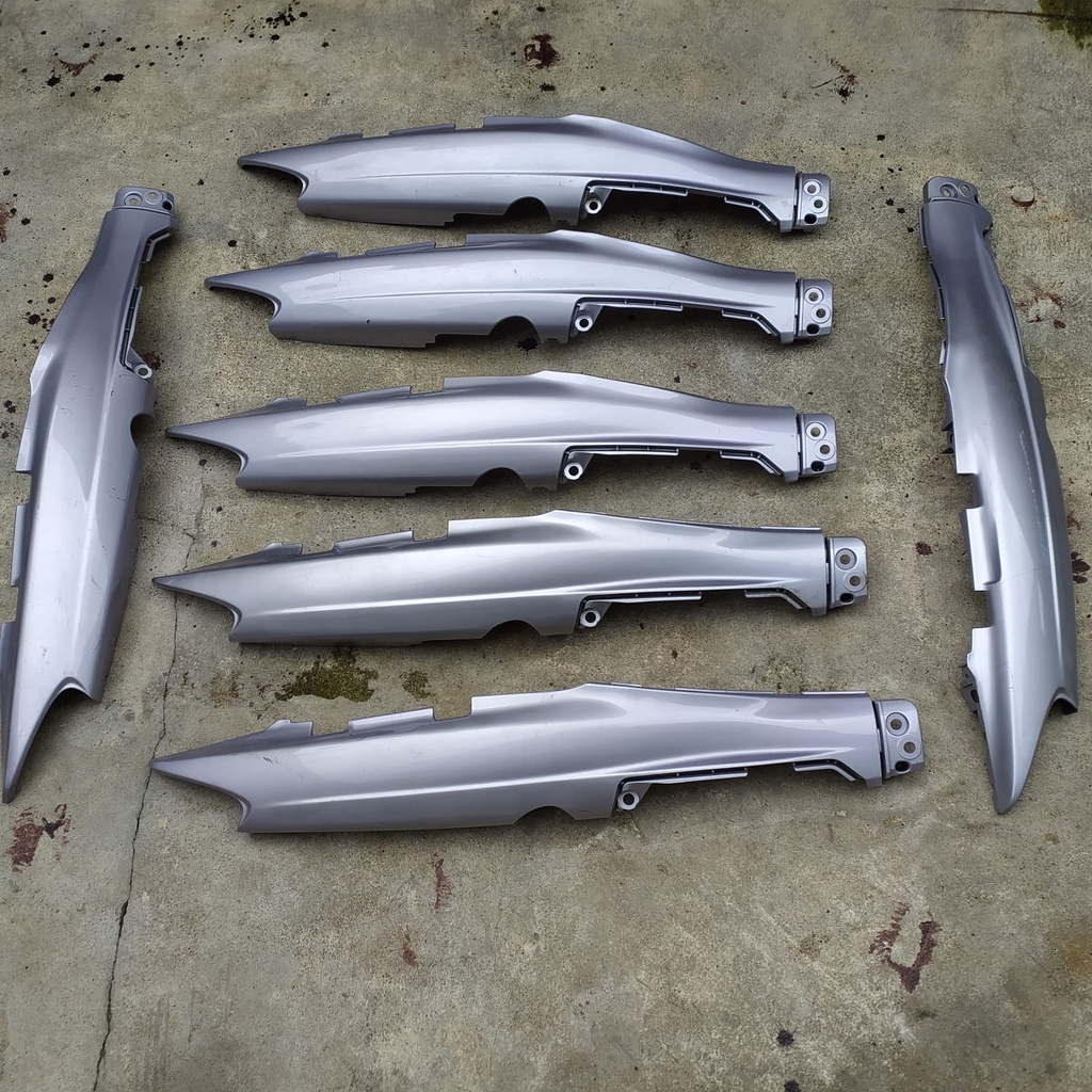 Cover Body Belakang Sebelah Kanan Yamaha Vega R Lama F1ZR Fizr Fiz R Original Copotan Motor