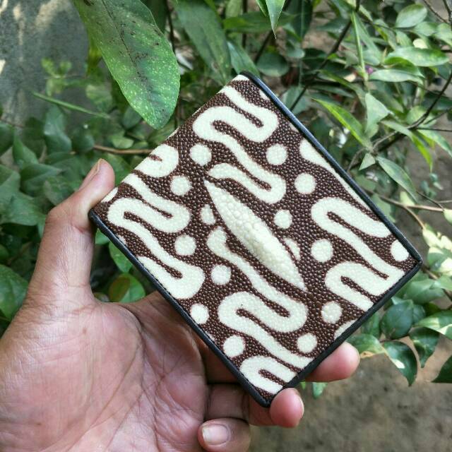 Dompet Pria Kulit Ikan Pari Motif Batik Parang - Dompet Pria Kulit Ikan Pari Asli -Dompet Kulit Pari