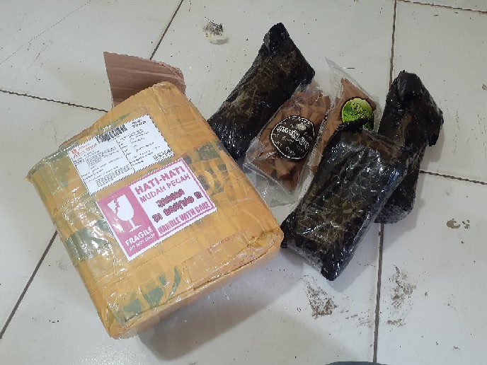 Paduan Manis 1 Parfum Pengharum Ruangan Arab250ml Lovely Buhur Kerucut Dan Parfum Spray 35ml