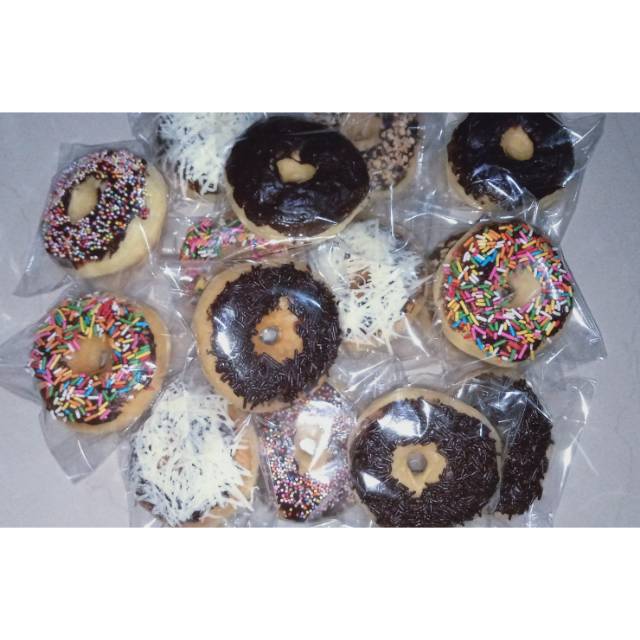 

Donat empuk murah 2000an!! Fresh ready setiap hari