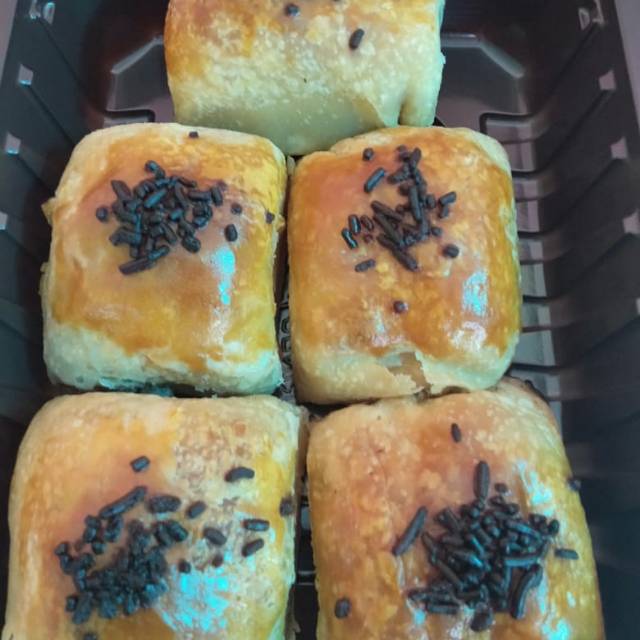 

Kue bolen pisang