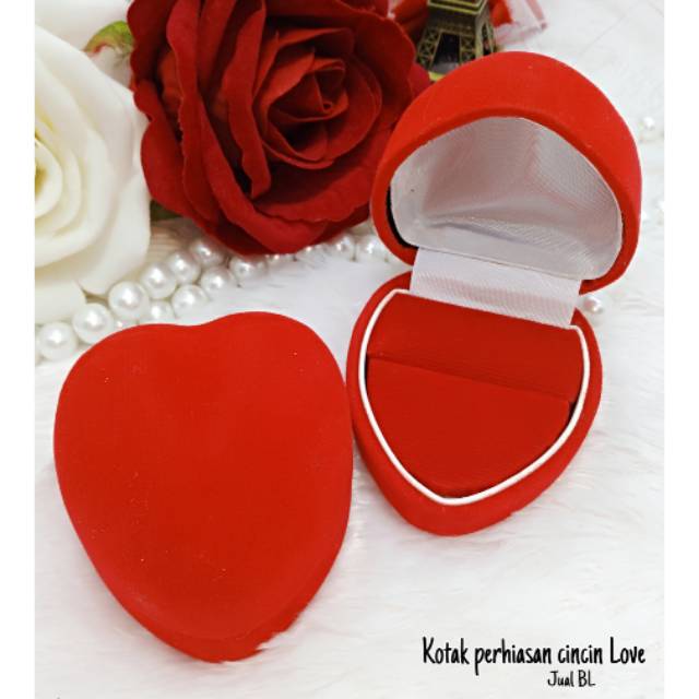 Kotak cincin love perhiasan box