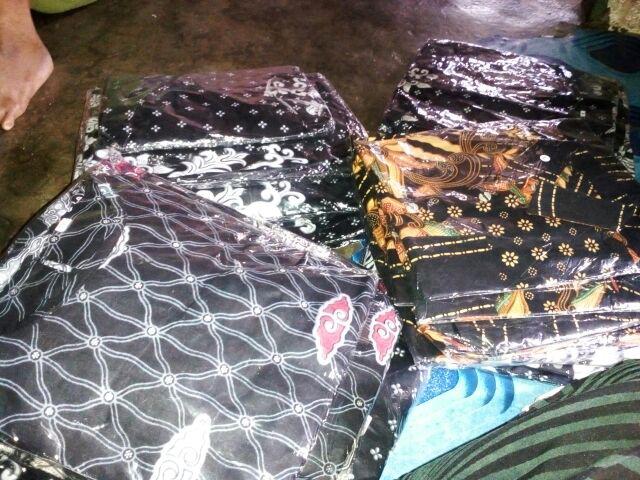 (seragam Keluarga) Maura Couple - Sania Ruffle Batik Couple Ori Ndoro Jowi - Gurita Putih