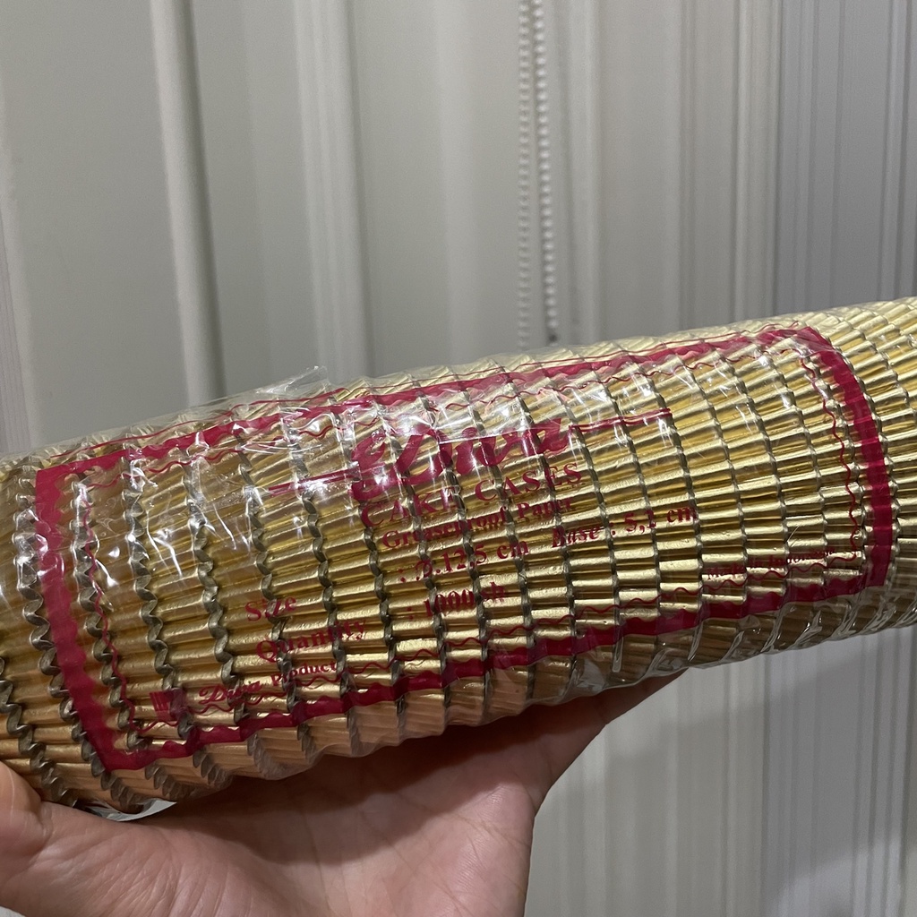 

Kertas cupcake diva 125/52 cupcake case papercup metalik gold emas silver 25 pcs