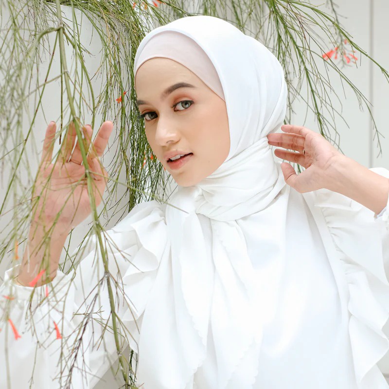 Bella Lasercut - Hijab Kerudung Segiempat Voal Laser Cut / Krudung Bella Pollycotton Laser Premium / Basic Polos Lasercut-PUTIH BERSIH