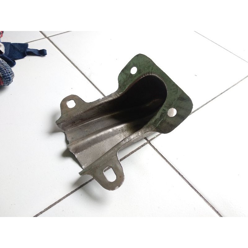 dudukan stopan v80 dudukan lampu belakang v80 pangkon lampu v80