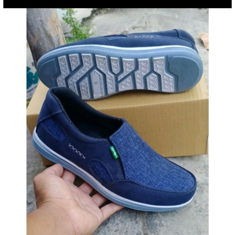 Sepatu santai sepatu casual slipon