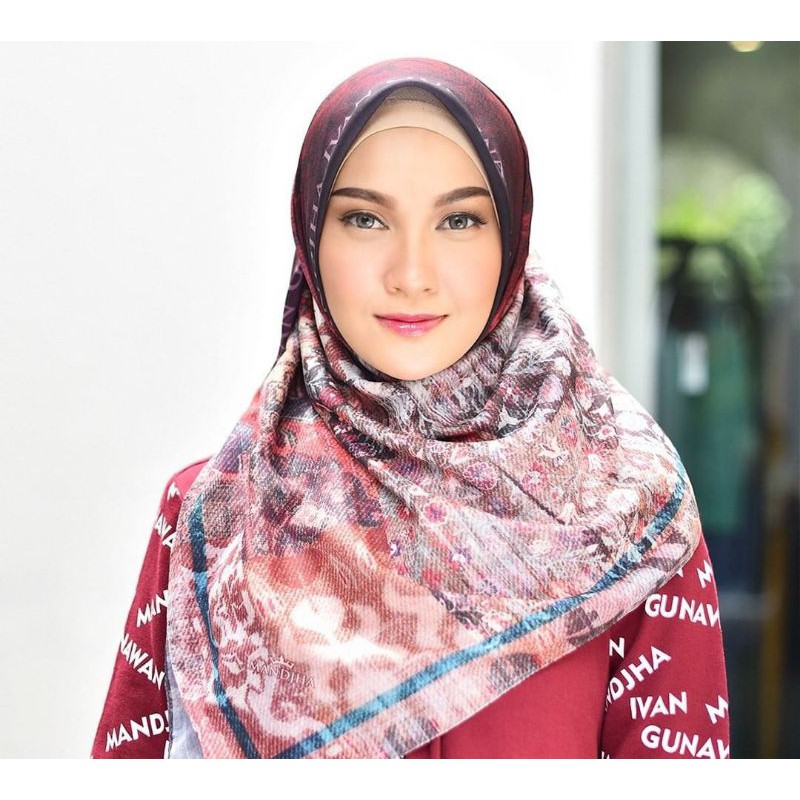 Hijab MANDJHA by Ivan Gunawan Milan Maroon Scarf