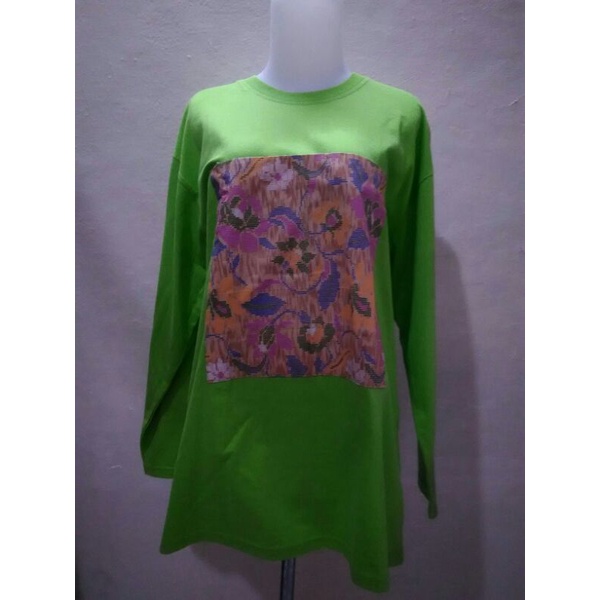 Kaos lengan panjang kombinasi